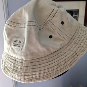 Urban Outfitters bucket hat NWOT